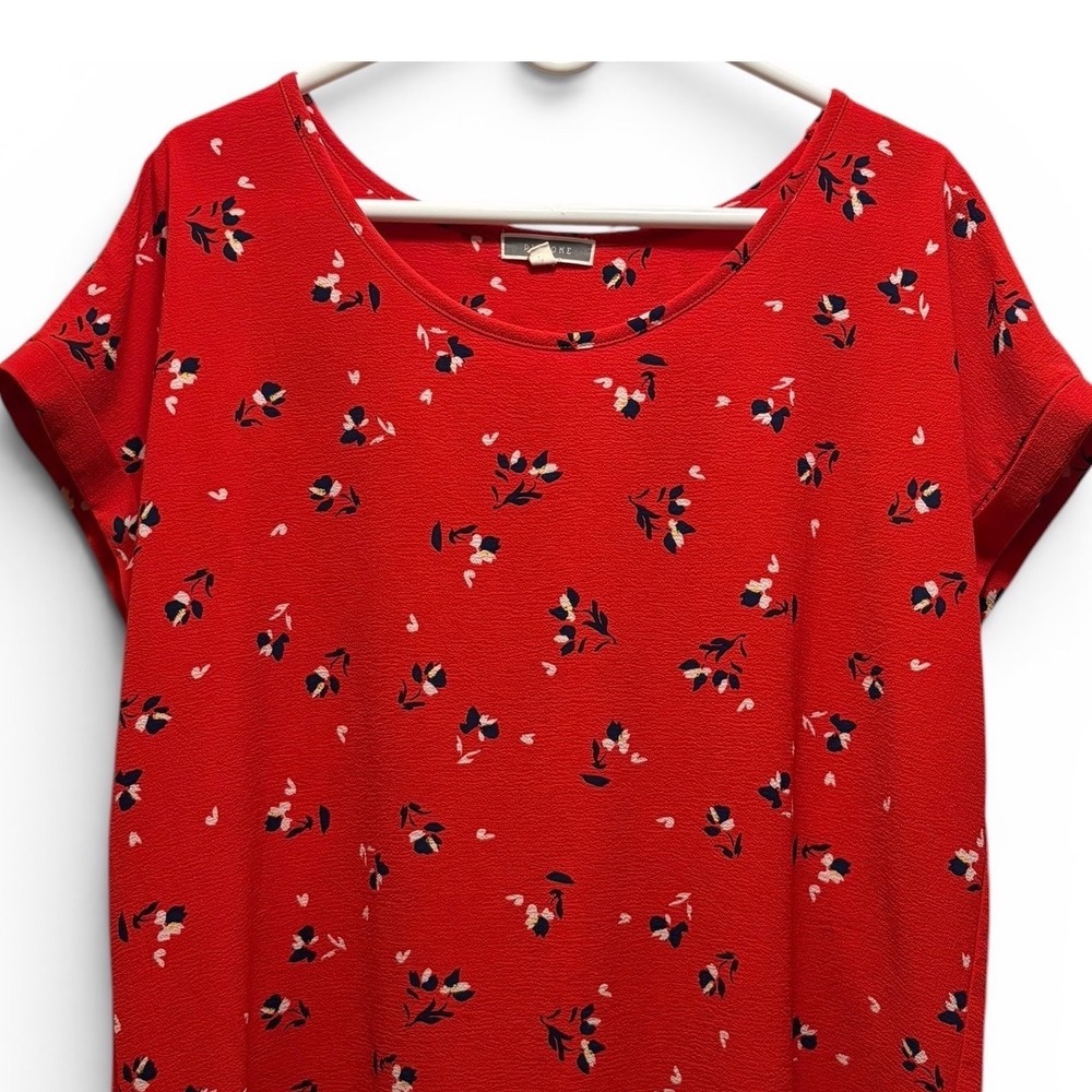 Pleione Women's Size L Red Blue White Floral Pleated Back Blouse Top